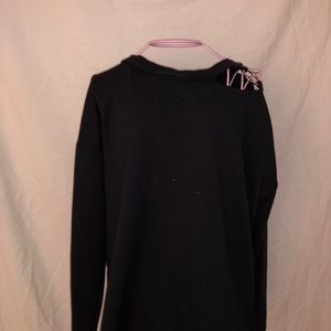 Black sweatshirt